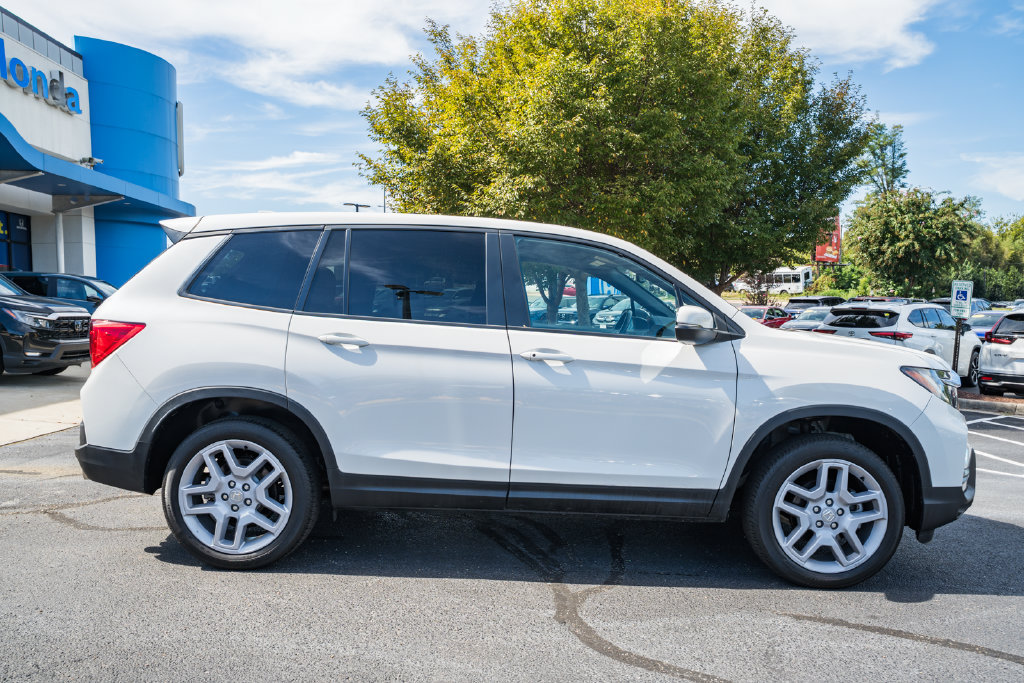 Certified 2025 Honda Passport EX-L image 3