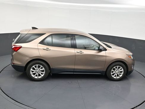 Used 2018 Chevrolet Equinox LS image 17