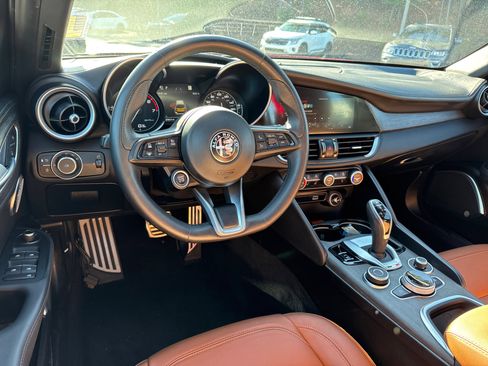 Used 2022 Alfa Romeo Giulia Ti image 18