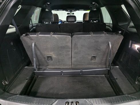 Used 2020 Ford Explorer XLT w/ Equipment Group 202A AWD/4WD image 12