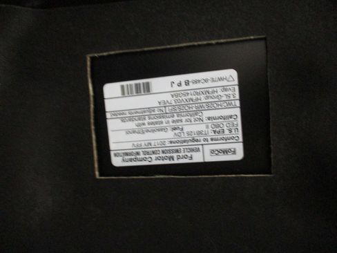 Used 2017 Ford Taurus SE FWD image 29