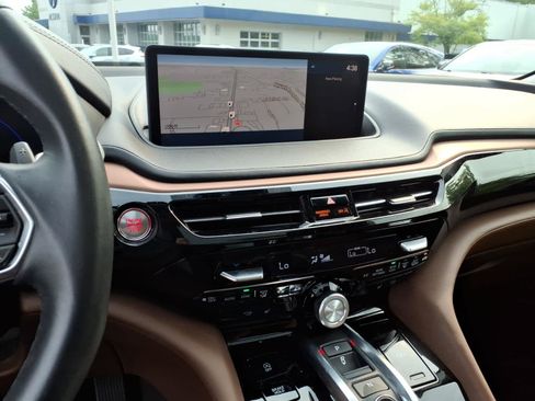 Used 2024 Acura MDX SH-AWD w/ Technology Package image 12