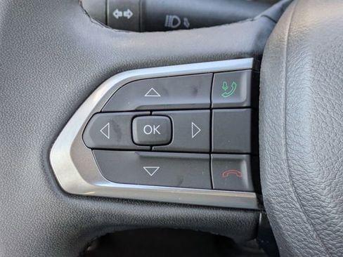 Used 2024 Jeep Compass Latitude image 27