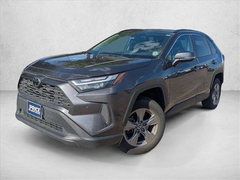 Used 2024 Toyota RAV4 XLE AWD/4WD image 17