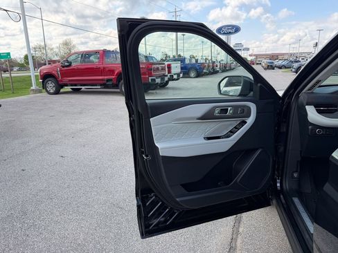 New 2026 Ford Explorer Platinum AWD/4WD image 14