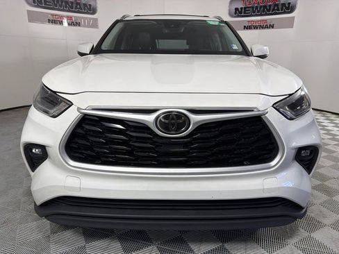 Used 2021 Toyota Highlander XLE image 9
