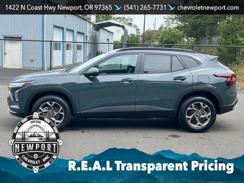 New 2026 Chevrolet Trax LT w/ LT Convenience Package FWD image 8