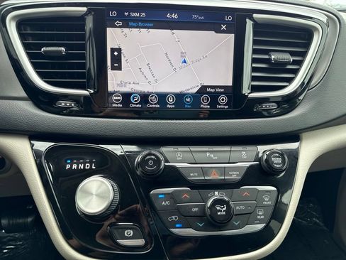 Used 2020 Chrysler Pacifica Touring-L Plus FWD image 42