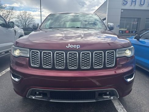 Used 2017 Jeep Grand Cherokee Overland image 2