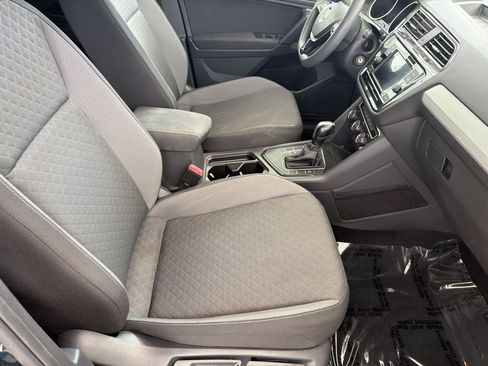 Used 2019 Volkswagen Tiguan S FWD image 21