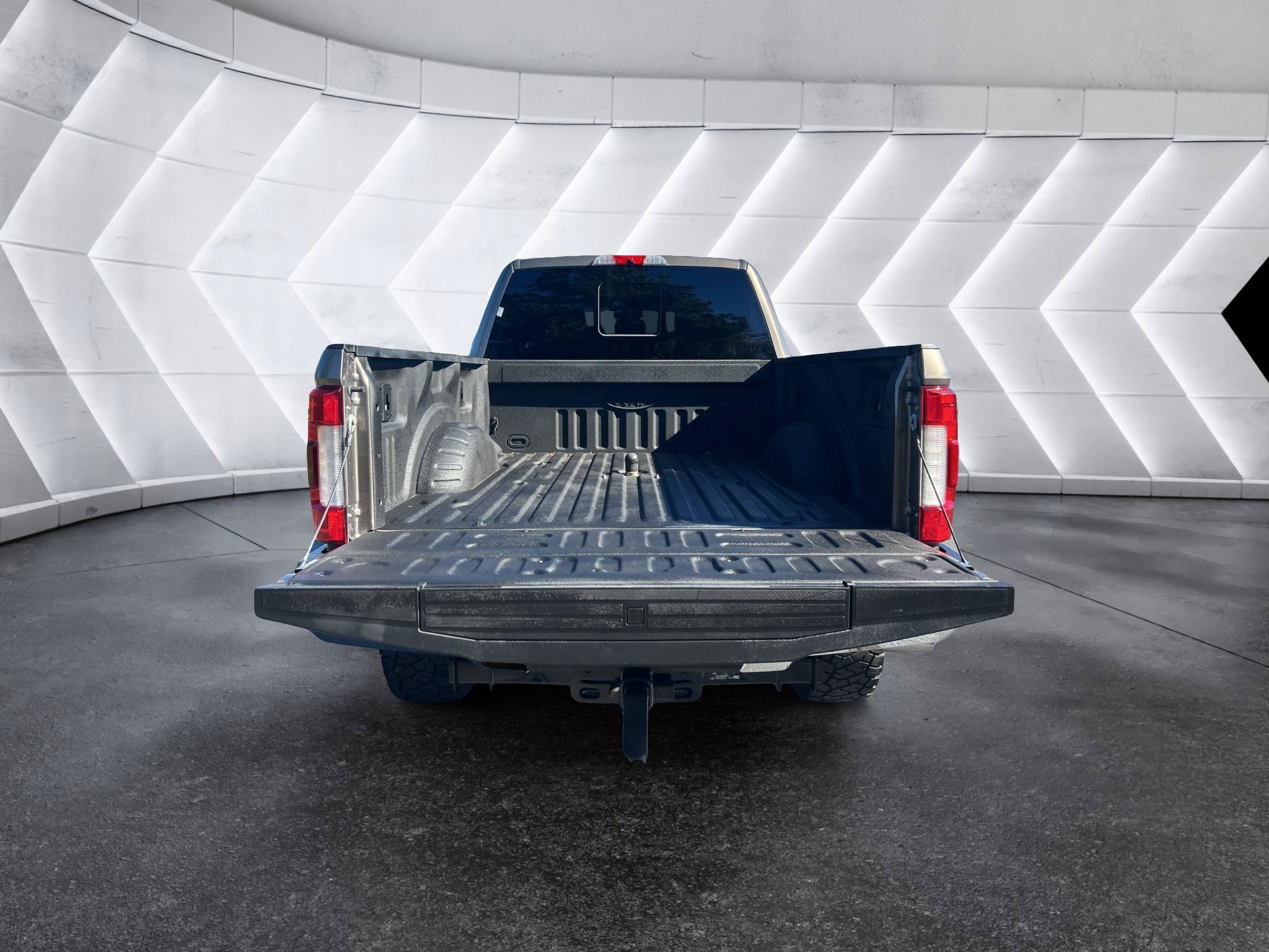 Used 2019 Ford F250 King Ranch w/ King Ranch Ultimate Package AWD/4WD image 7