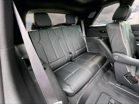 Used 2026 Cadillac Vistiq Platinum w/ LPO, Floor Liner Package AWD/4WD image 26