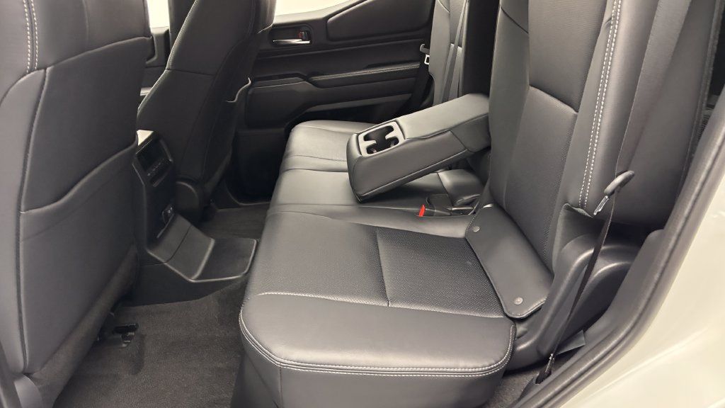 Used 2027 Toyota Land Cruiser AWD/4WD image 34