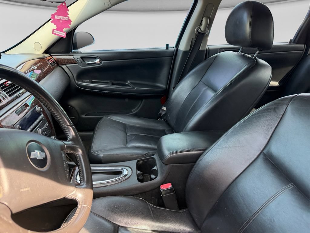 Used 2013 Chevrolet Impala LTZ FWD image 22