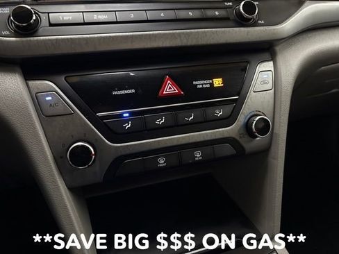 Used 2018 Hyundai Elantra SE FWD image 33