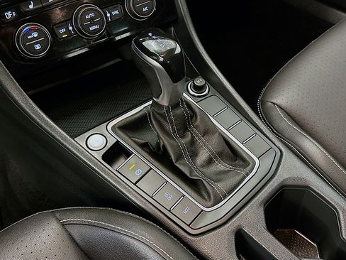 Used 2024 Volkswagen Jetta SE FWD image 24