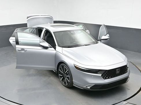 Used 2025 Honda Accord Touring image 32