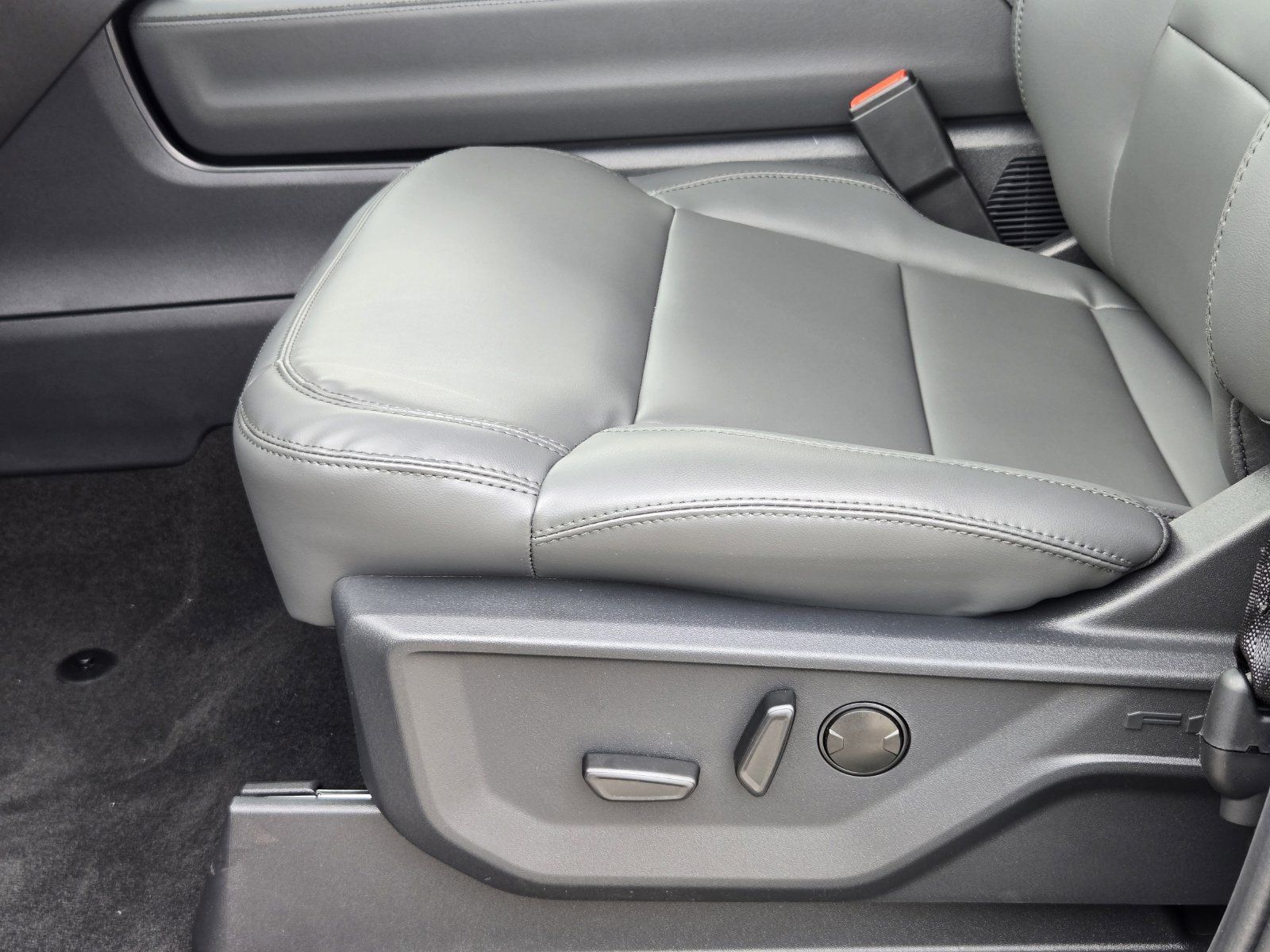 New 2026 Ford Expedition Max Active RWD image 28