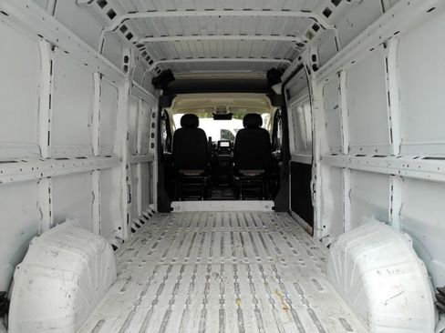 Used 2023 RAM ProMaster 2500 FWD image 9