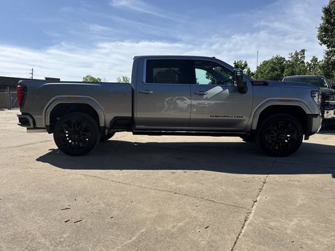 New 2026 GMC Sierra 2500 Denali w/ Denali Reserve Package AWD/4WD image 2