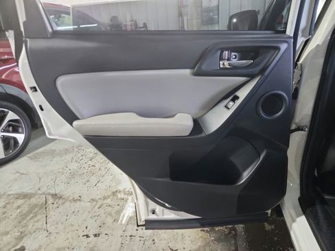 Used 2015 Subaru Forester 2.5i Touring w/ Eyesight & Navigation System AWD/4WD image 21