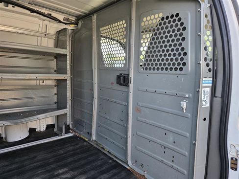 Used 2014 Chevrolet Express 1500 AWD image 31