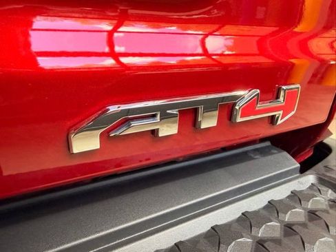 Used 2024 GMC Canyon AT4 w/ Technology Package AWD/4WD image 10
