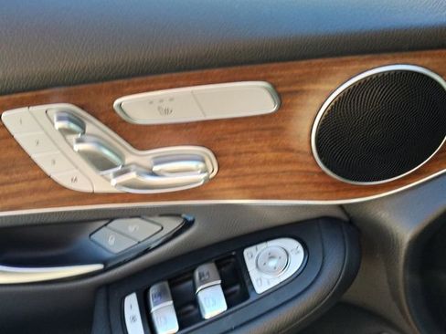 Used 2020 Mercedes-Benz GLC 300 4MATIC image 9