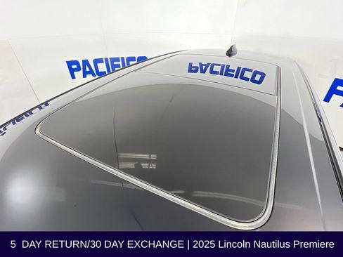 Used 2025 Lincoln Nautilus Premier w/ Equipment Group 102A AWD/4WD image 17