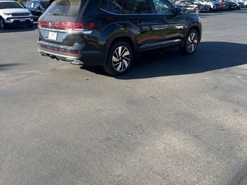 Used 2025 Volkswagen Atlas SE FWD image 5