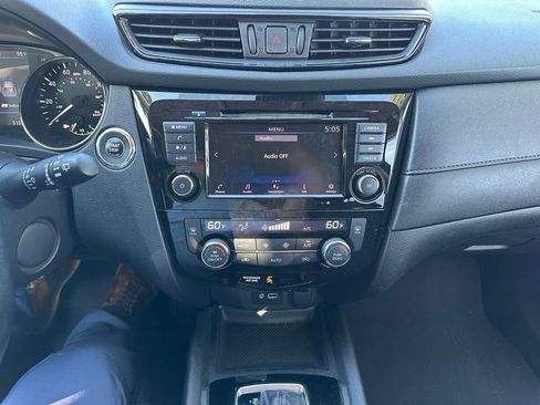 Used 2020 Nissan Rogue SV AWD/4WD image 11