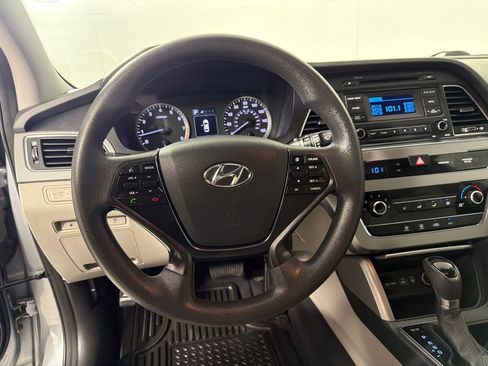 Used 2015 Hyundai Sonata SE FWD image 14