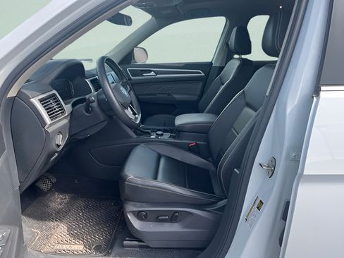 Used 2023 Volkswagen Atlas SE w/ Panoramic Sunroof Package AWD/4WD image 8
