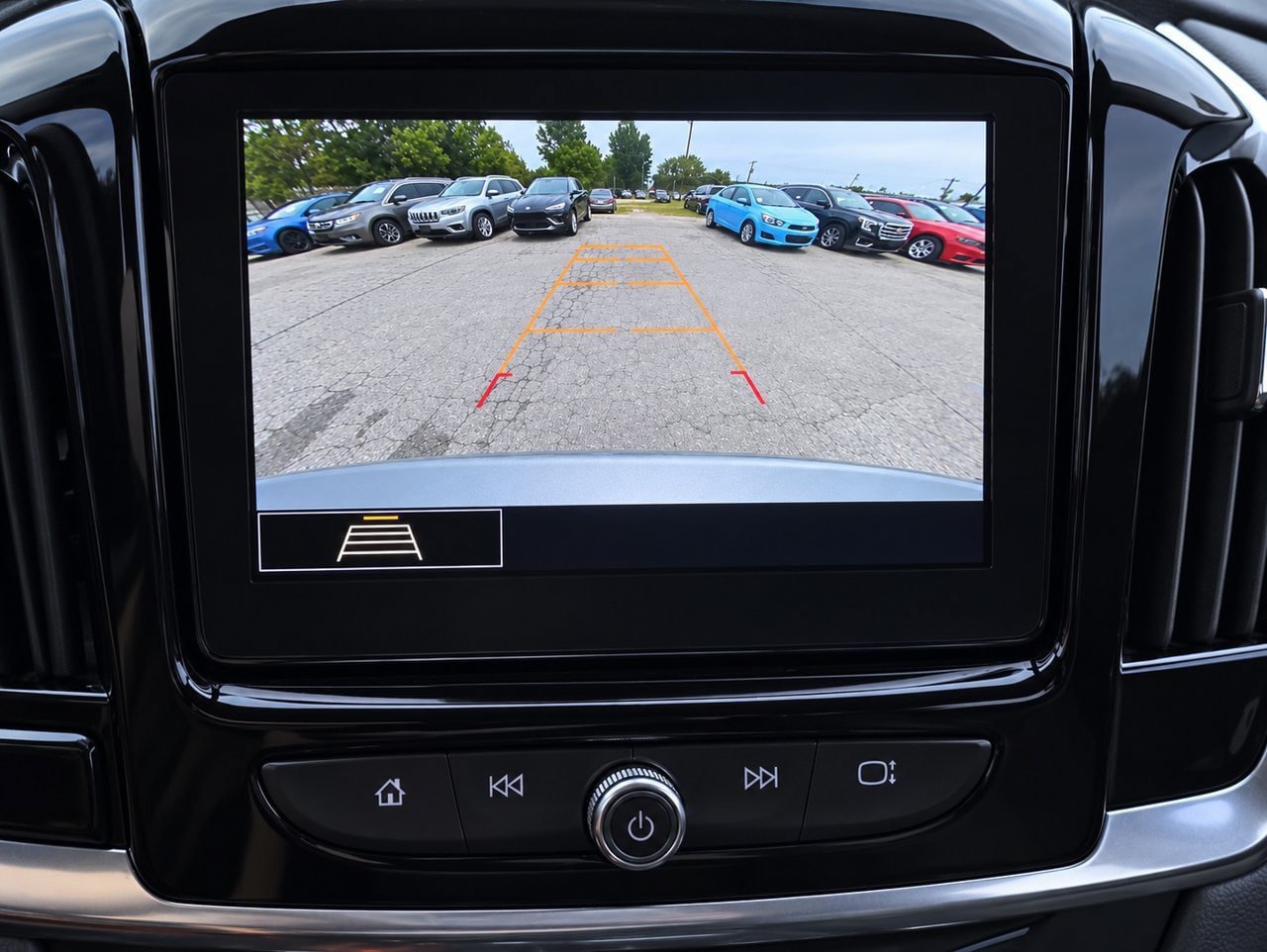 Certified 2021 Chevrolet Traverse LT FWD image 17