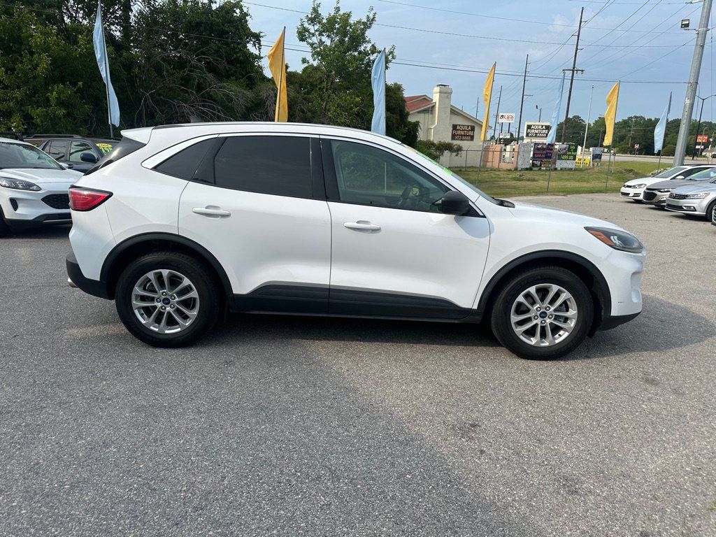 Used 2022 Ford Escape SE AWD/4WD image 6