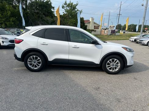 Used 2022 Ford Escape SE AWD/4WD image 6