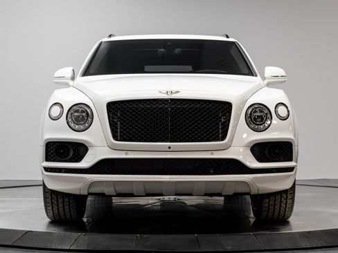 Used 2020 Bentley Bentayga Design Series image 38
