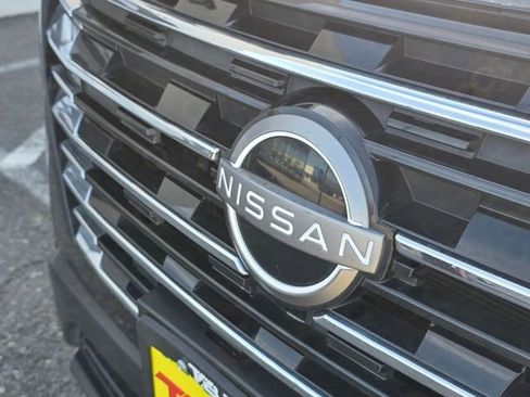 Used 2024 Nissan Rogue SV image 13