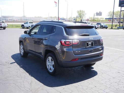 Used 2022 Jeep Compass Latitude w/ Convenience Group AWD/4WD image 5