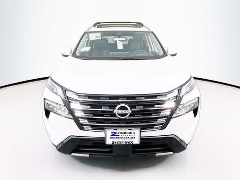 New 2025 Nissan Rogue Platinum w/ Platinum Premium Package image 2