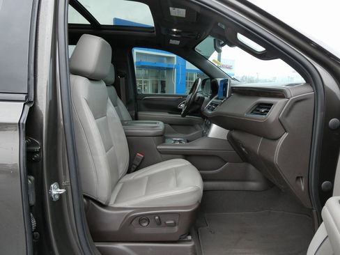 Used 2021 Chevrolet Suburban Z71 w/ Z71 Signature Package image 13