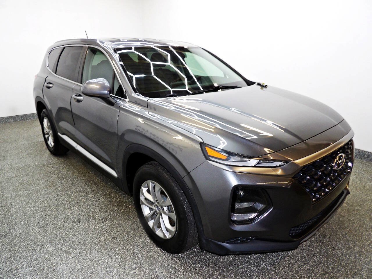 Used 2019 Hyundai Santa Fe SE AWD/4WD image 3