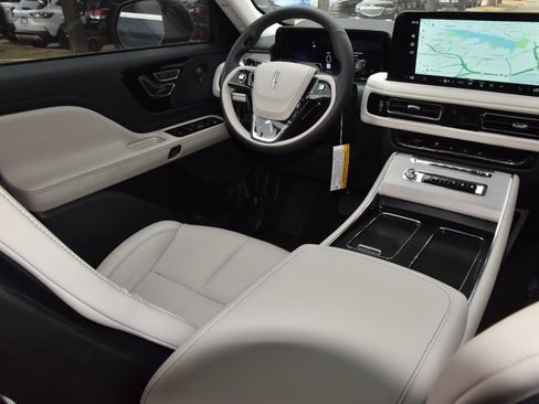 New 2026 Lincoln Aviator Reserve image 23
