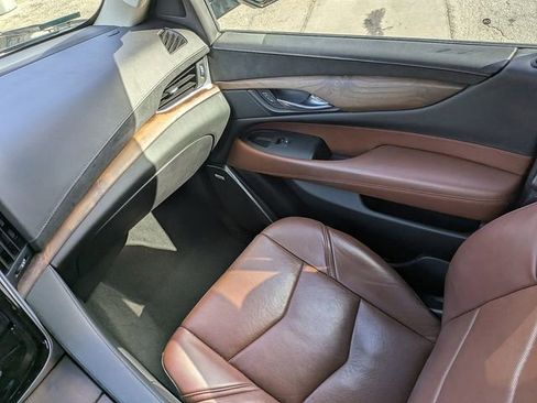 Used 2020 Cadillac Escalade Luxury image 18