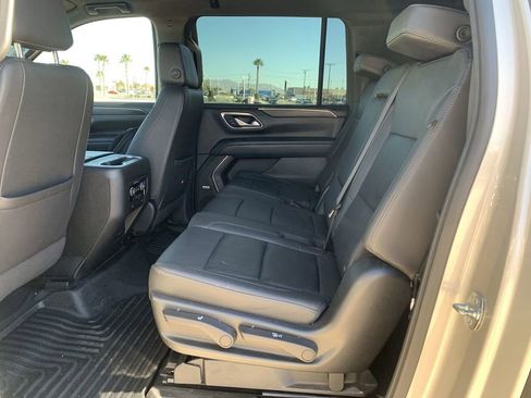 Used 2022 Chevrolet Suburban LT image 23