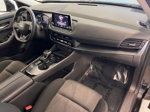 Used 2025 Nissan Rogue SV image 23