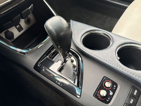 Used 2015 Toyota Avalon XLE Touring image 17