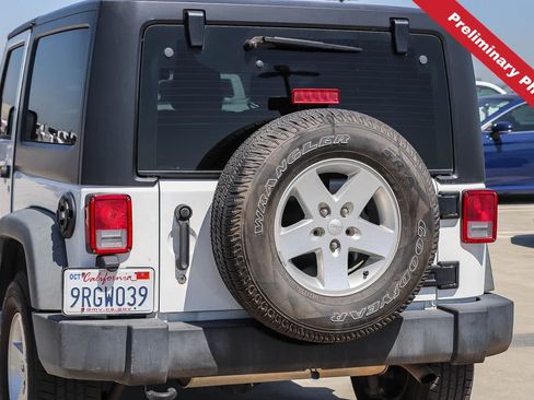 Used 2018 Jeep Wrangler Sport AWD/4WD image 8