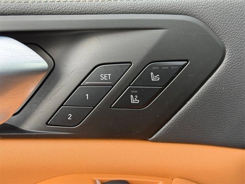 Used 2023 BMW X5 xDrive40i w/ Executive Package image 16