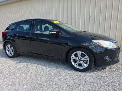 Used 2014 Ford Focus SE FWD image 2